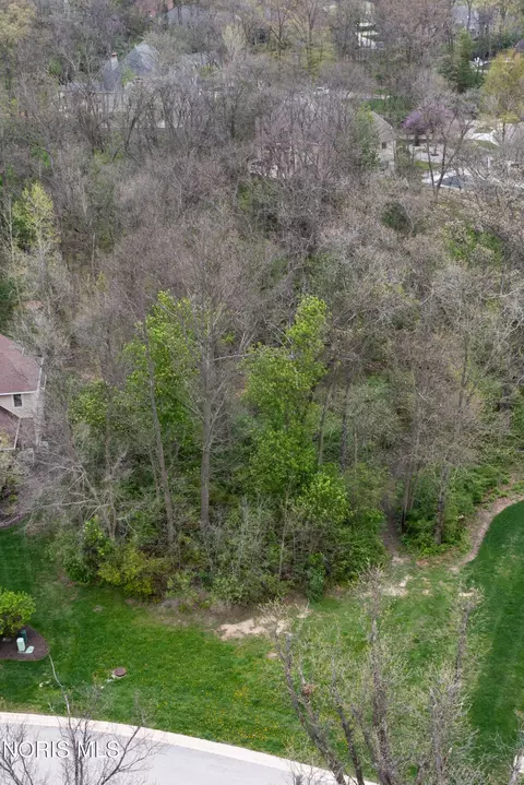 3667 Turtle Creek Dr, Perrysburg, OH 43551