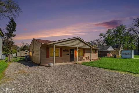 216 Bonaparte Dr, Toledo, OH 43615