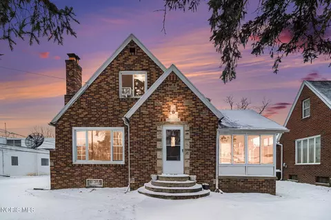 4705 W Bancroft St, Toledo, OH 43615