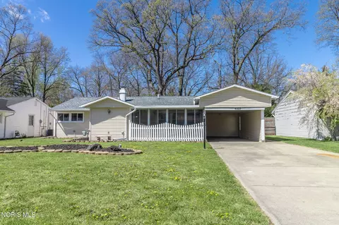 4929 Elmhurst Rd, Toledo, OH 43613