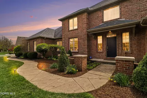 8737 Slate Ridge Ct, Sylvania, OH 43560