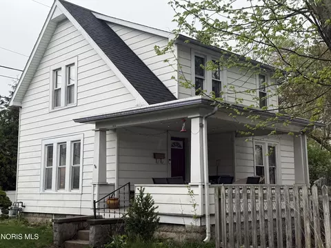 516 N Summit St, Bowling Green, OH 43402