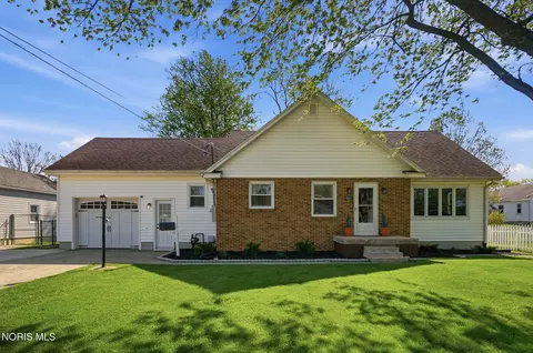 2215 Beecher St, Findlay, OH 45840