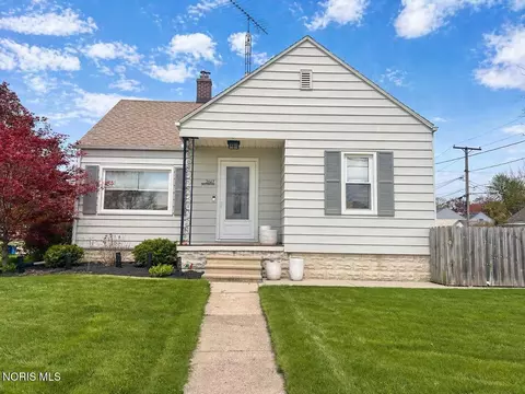 2667 Wesleyan Dr, Toledo, OH 43614