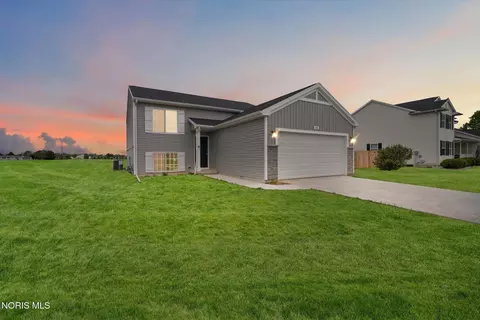 366 Douglas Dr, Liberty Center, OH 43532