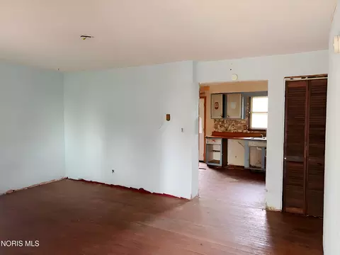 Living - 9706 Bradner Rd, Risingsun, OH 43457 photo 2 of 5