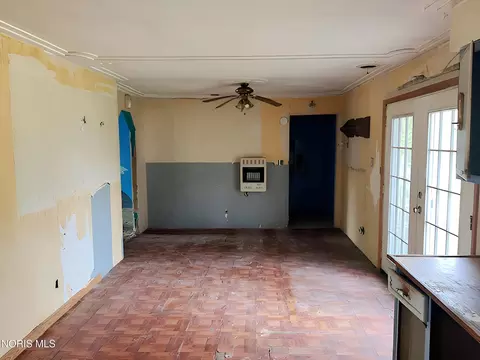 Living - 9706 Bradner Rd, Risingsun, OH 43457 photo 5 of 5