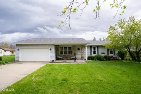 533 Jadine Dr, Defiance, OH 43512
