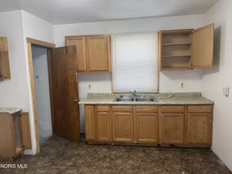 1014 Evesham Ave, Toledo, OH 43607 photo 5