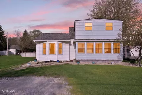29443 Harriet St, Millbury, OH 43447