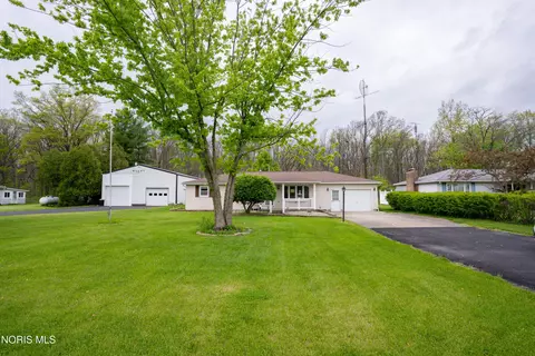 15172 Dohoney Rd, Defiance, OH 43512