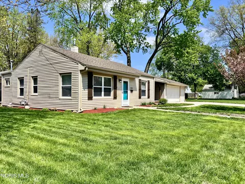 1905 Meadow Ave, Maumee, OH 43537