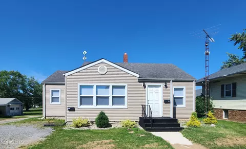 415 E Liberty St, Leipsic, OH 45856