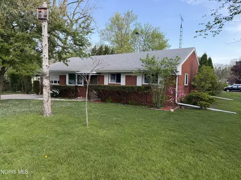 4210 Stock Ave, Toledo, OH 43623