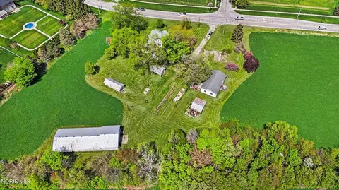 7549 Salisbury Rd, Maumee, OH 43537