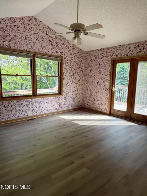 Bedroom - 202 E Woodcox St, Antwerp, OH 45813 photo 7 of 9