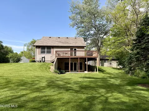 Exterior - 202 E Woodcox St, Antwerp, OH 45813 photo 6 of 12