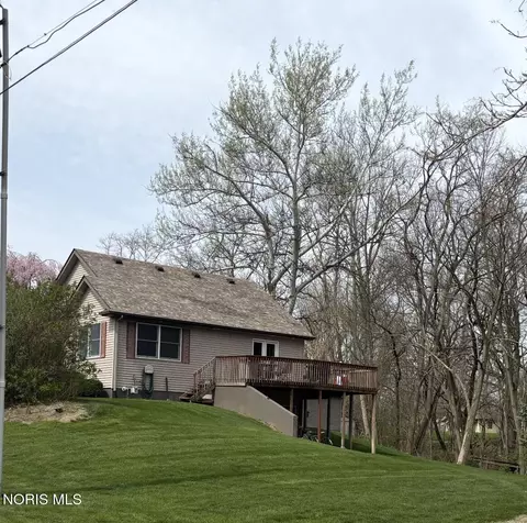Exterior - 202 E Woodcox St, Antwerp, OH 45813 photo 3 of 12