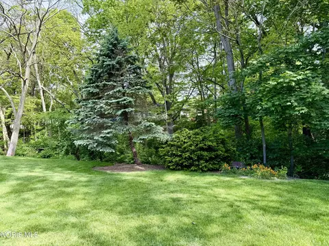 Exterior - 202 E Woodcox St, Antwerp, OH 45813 photo 11 of 12
