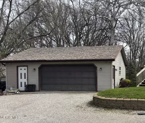 Exterior - 202 E Woodcox St, Antwerp, OH 45813 photo 2 of 12