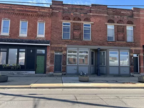 913 Washington St, Toledo, OH 43604