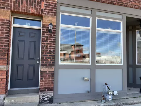 913 Washington St, Toledo, OH 43604