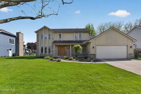 1284 Woodstream Rd, Perrysburg, OH 43551