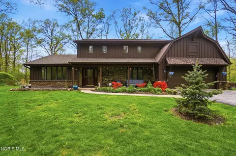 13 Indian Creek Dr, Rudolph, OH 43462