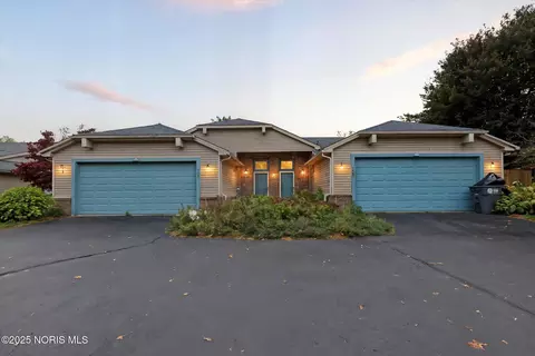 710 Hilltop Ln, Toledo, OH 43615