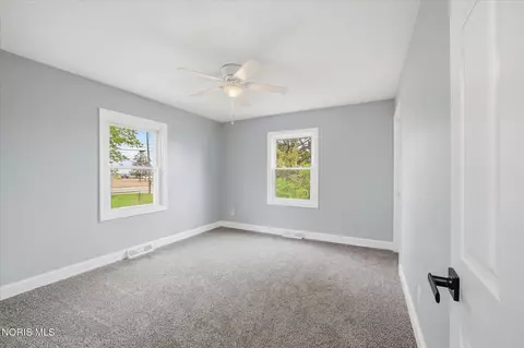 Bedroom - 8040 Jerusalem Rd, Oregon, OH 43616 photo 1 of 5