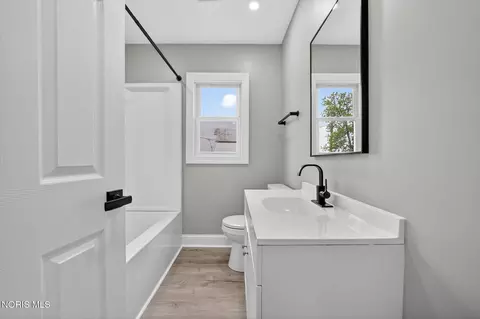Bath - 8040 Jerusalem Rd, Oregon, OH 43616 photo 1 of 3