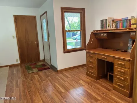 Entry Way - 911 S Lynn St, Bryan, OH 43506 photo 2 of 2