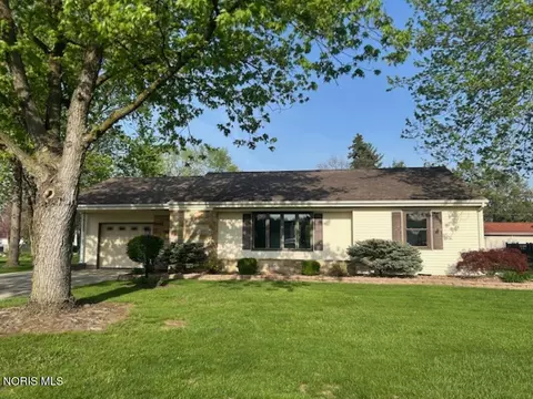 Exterior - 911 S Lynn St, Bryan, OH 43506 photo 2 of 7