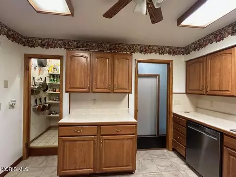 Kitchen - 911 S Lynn St, Bryan, OH 43506 photo 4 of 4