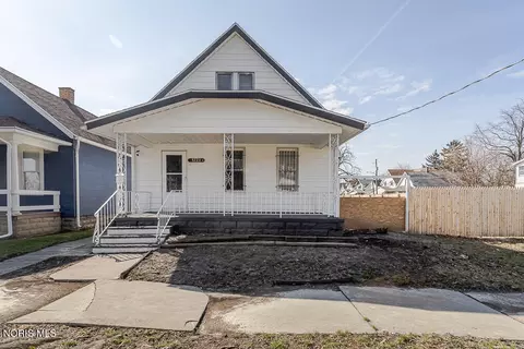 3223 Maple St, Toledo, OH 43608