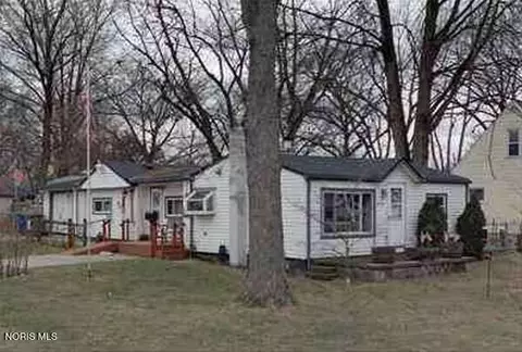5240 Adella St, Toledo, OH 43613