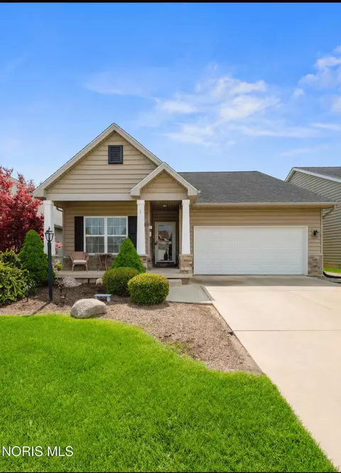 8123 Sunset Ln, Sylvania, OH 43560