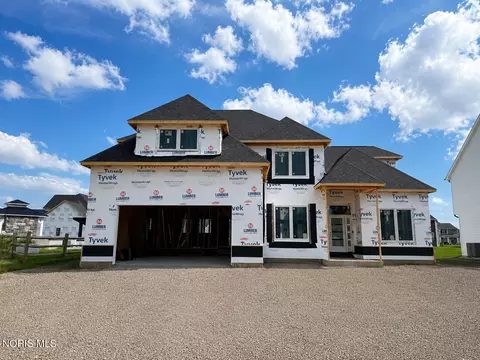 167 Barton Creek Dr, Perrysburg, OH 43551