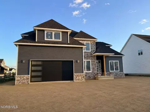 167 Barton Creek Dr, Perrysburg, OH 43551