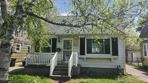 1811 Giant St, Toledo, OH 43613