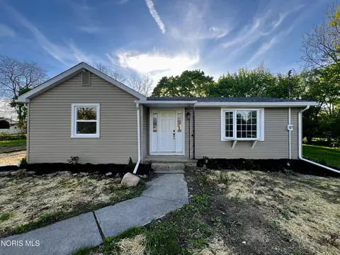 28665 Georgia Rd, Perrysburg, OH 43551