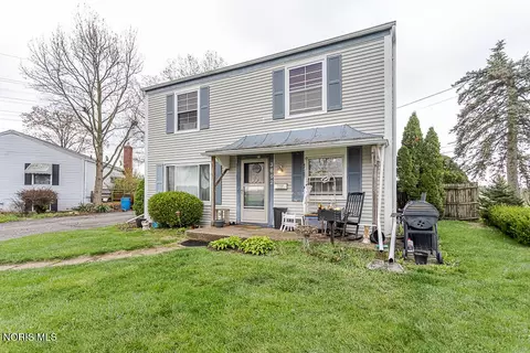3692 Lakepointe Dr, Northwood, OH 43619