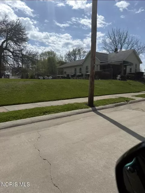 819 Blum St, Toledo, OH 43607