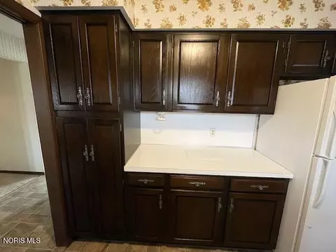 Kitchen - 3262 Springtime Dr, Oregon, OH 43616 photo 3 of 3