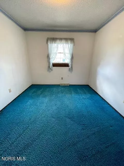 Bedroom - 3262 Springtime Dr, Oregon, OH 43616 photo 5 of 6