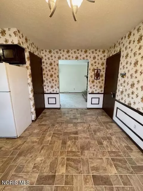 Dining - 3262 Springtime Dr, Oregon, OH 43616 photo 2 of 2