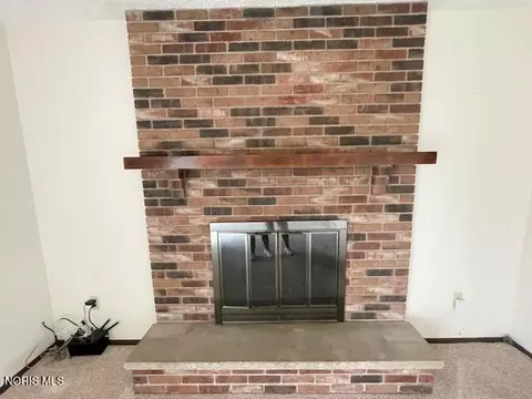 Living - 3262 Springtime Dr, Oregon, OH 43616 photo 2 of 3