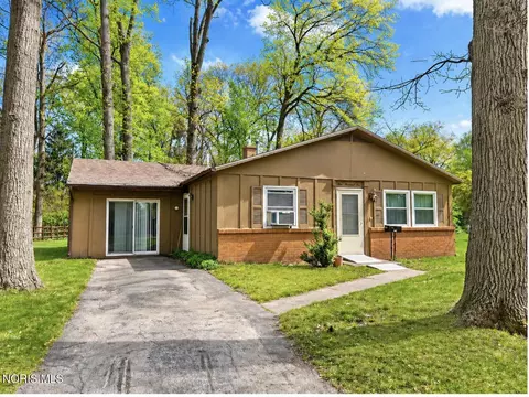 101 Abbotswood Dr, Toledo, OH 43615