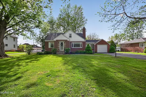 564 S Lallendorf Rd, Oregon, OH 43616