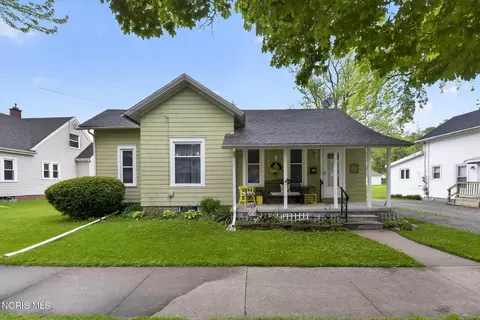 203 E Leggett St, Wauseon, OH 43567